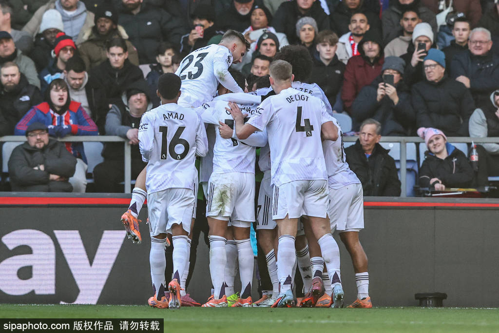 李玮洒成为首位获OPBF金腰带的中国女子拳手，多次在国际赛场取得胜利，正式转型为职业拳击选手。