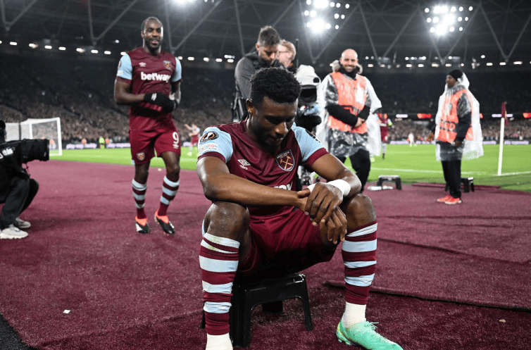 球星晒更衣室照，全队氛围太好了